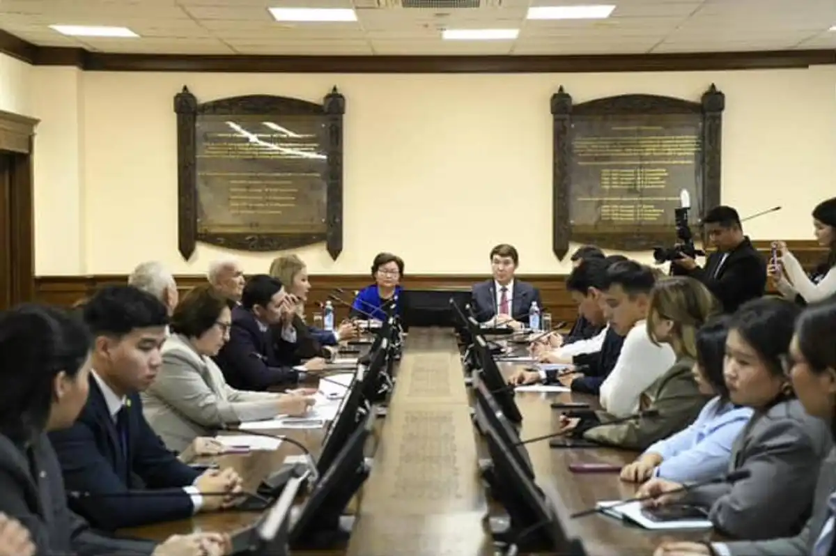 Послание-2025: разъяснительную встречу провели для студентов и преподавателей столичного вуза