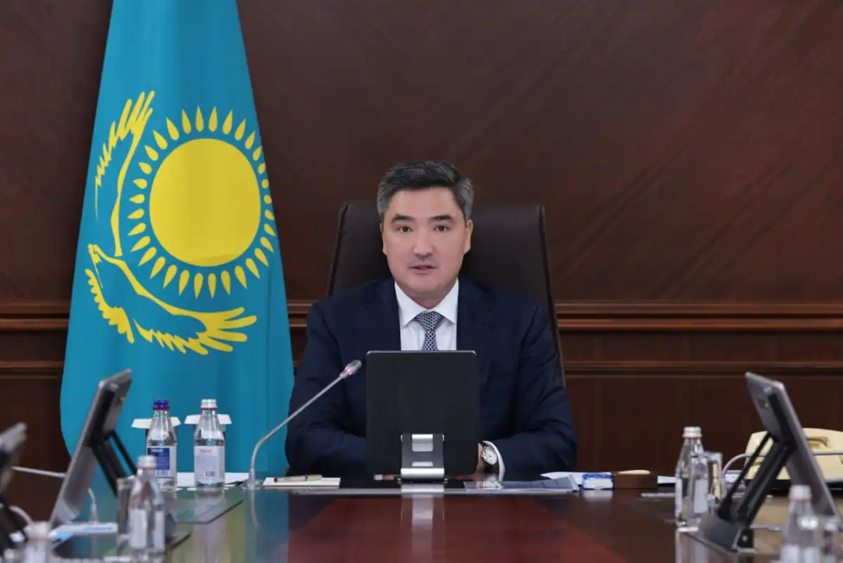 Премьер-министр поручил акиматам оперативно устранять аварийные участки дорог