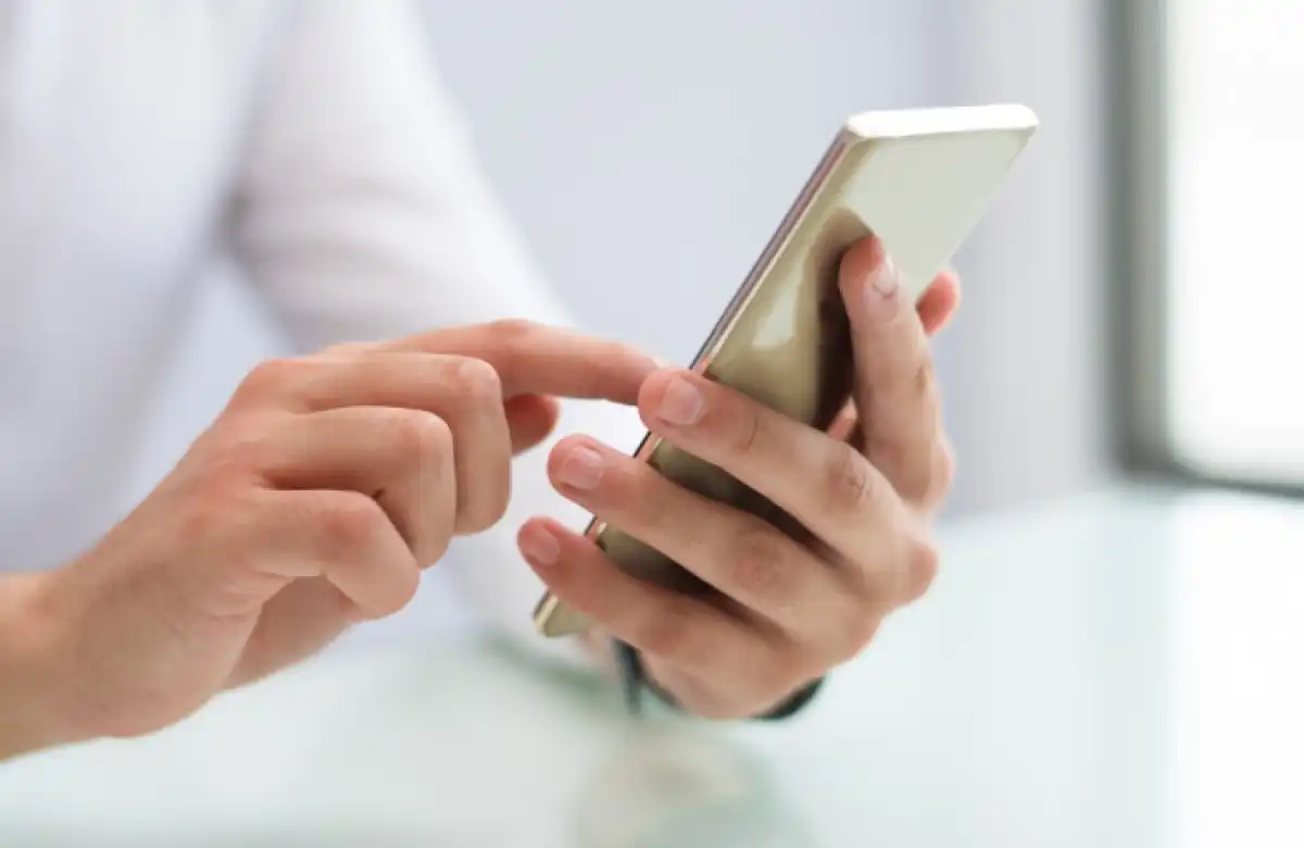 SMS-уведомления начали получать казахстанцы с риском утраты статуса в ОСМС