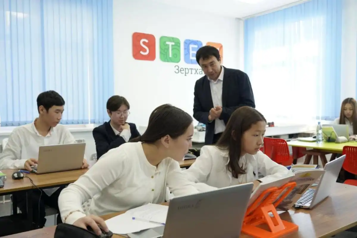 Более 19 тысяч школьников обучаются программированию на платформе Astana Hub