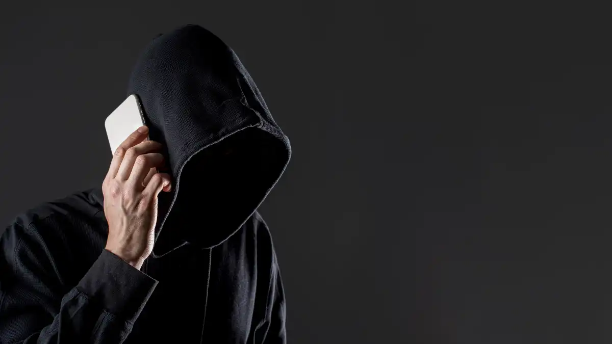 Взять кредиты и продать дом и авто убедили супругов из Шымкента мошенники