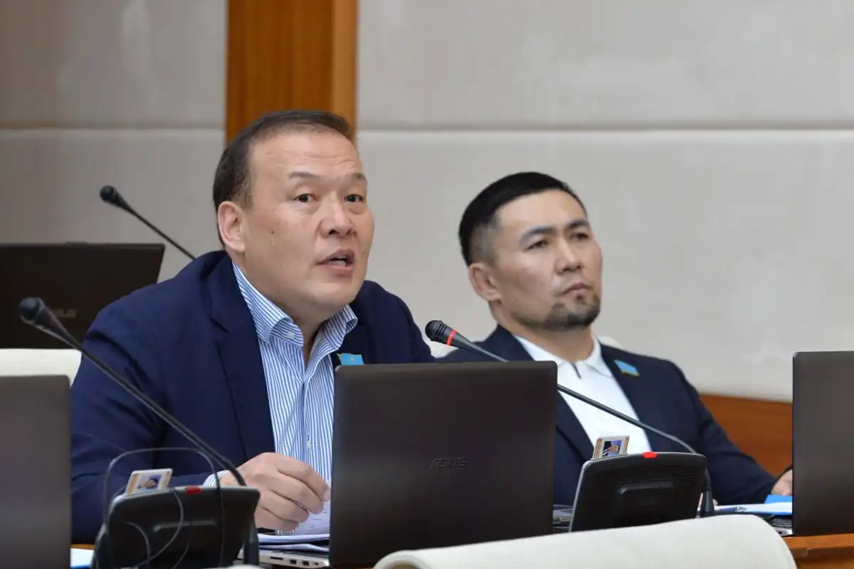 Депутат: Казсодержание – только на бумаге, в реальности рабочие руки на стройках – иностранные