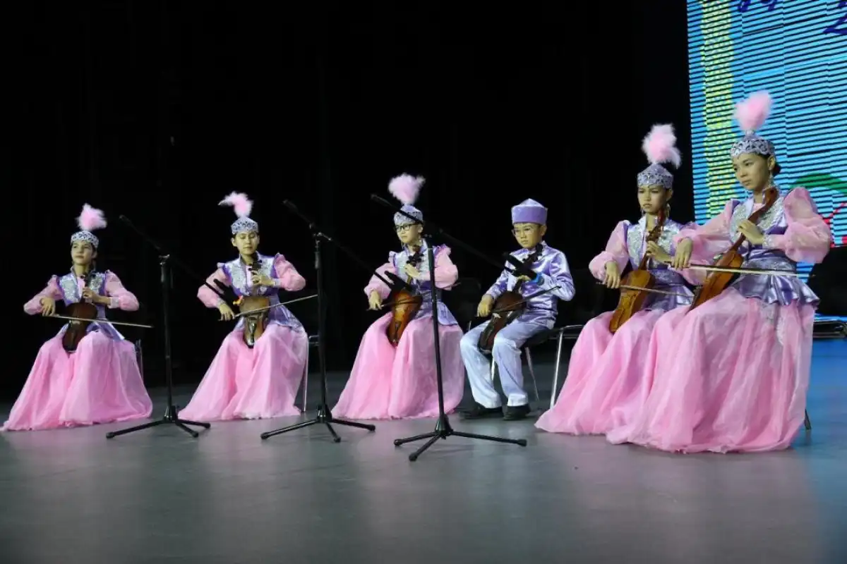 В Астане отметили День опекуна: более 600 родителей получили поздравления