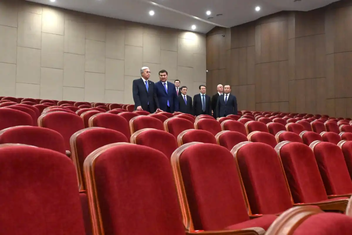 Глава государства посетил Центр искусств