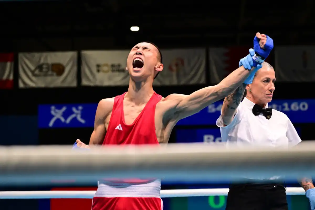 Казахстанские боксёры взяли два золота и серебро на юношеской Азиаде