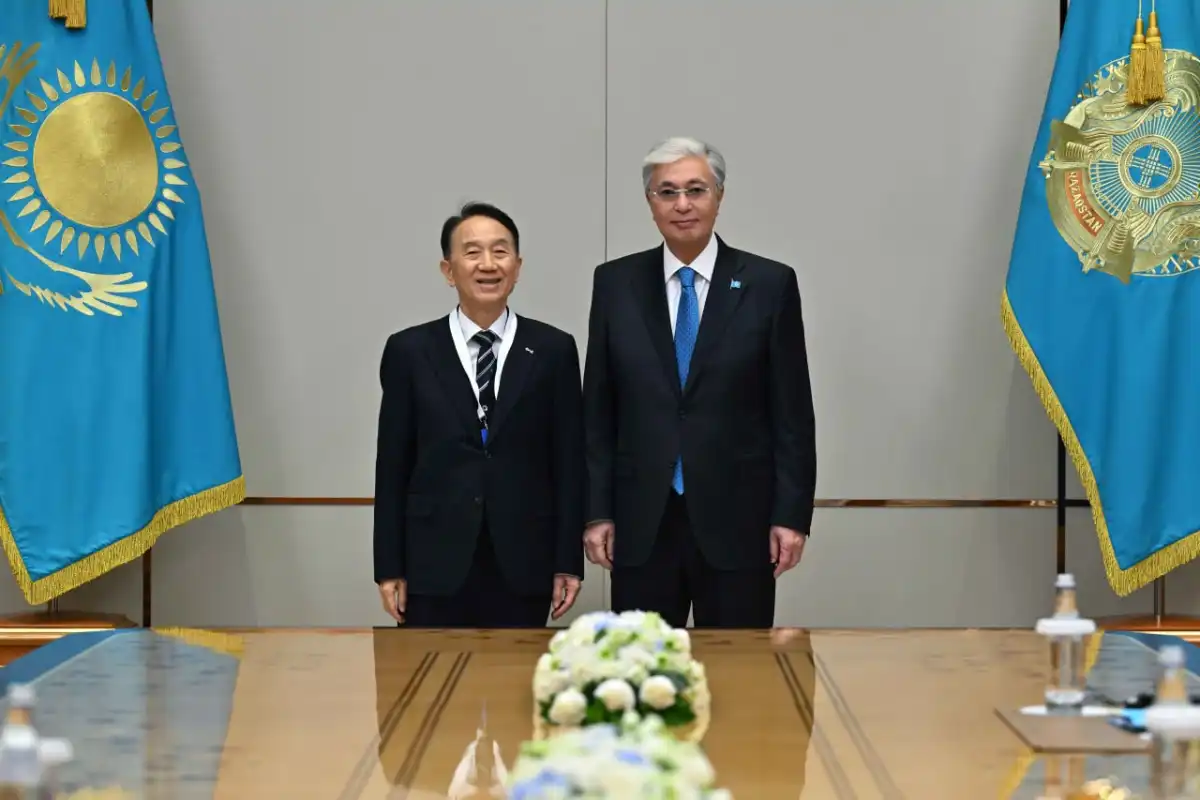 Президент обсудил с Ким Сонг Кёнгом вопросы подготовки специалистов в области ИИ