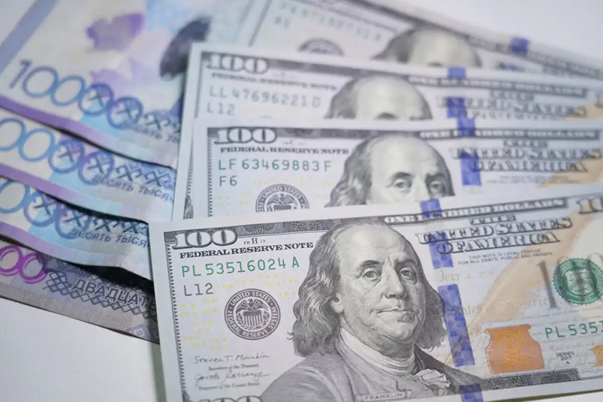 Курс валют в столичных обменниках на 3 ноября