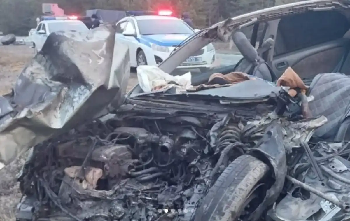 Водитель и пассажиры легковушки погибли от столкновения с грузовиком в области Абай