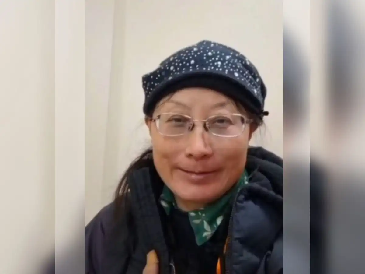 Из Шанхая в Европу: китайскую автопутешественницу спасли в Аманкарагае