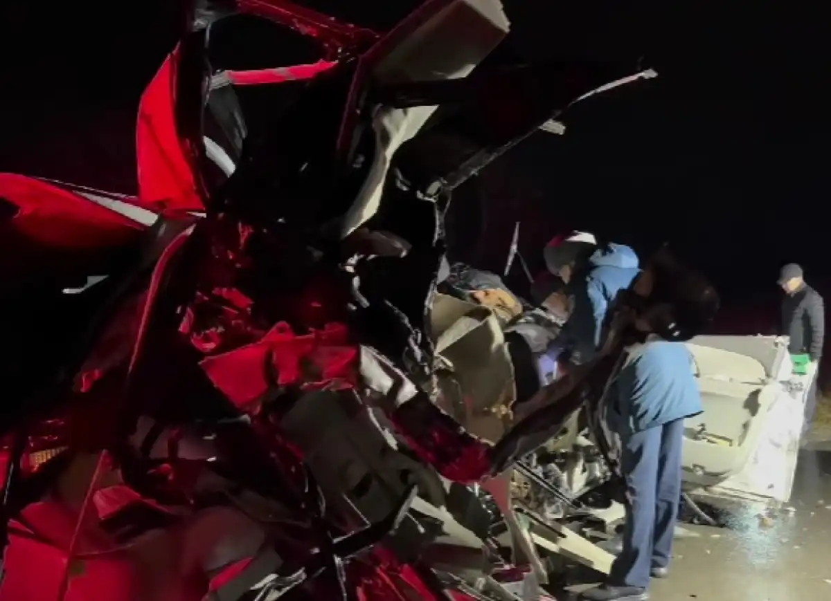 5 человек погибли в жуткой дорожной аварии в ВКО (видео)