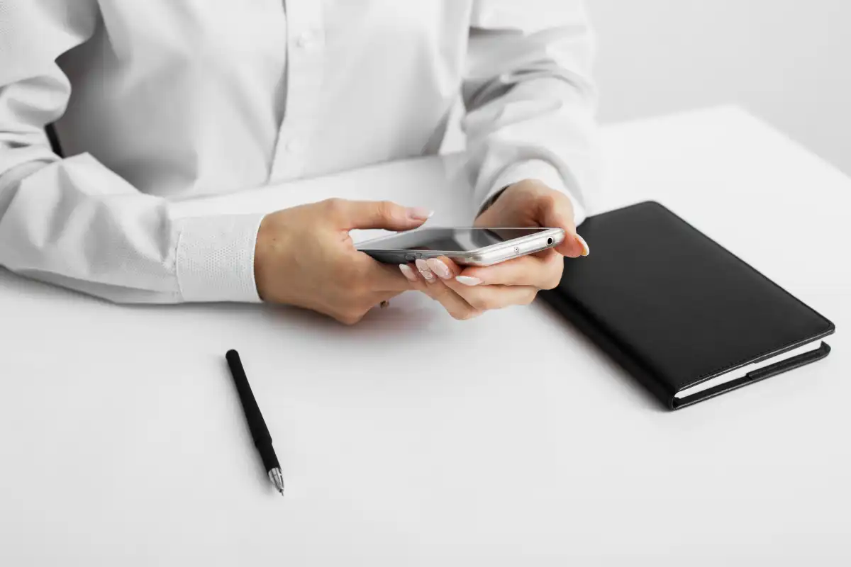 Пожаловаться на судебных исполнителей теперь можно через мобильное приложение