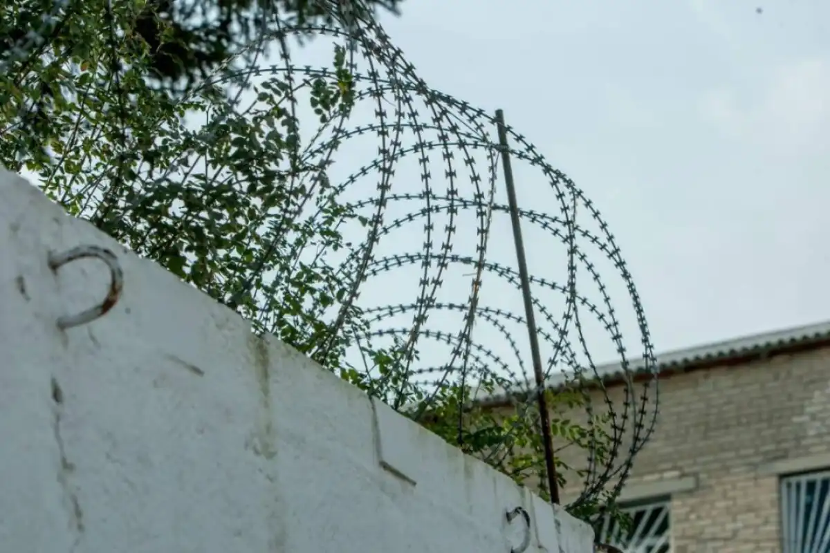 От казахстанца добились алиментов, посадив в колонию и устроив там на работу