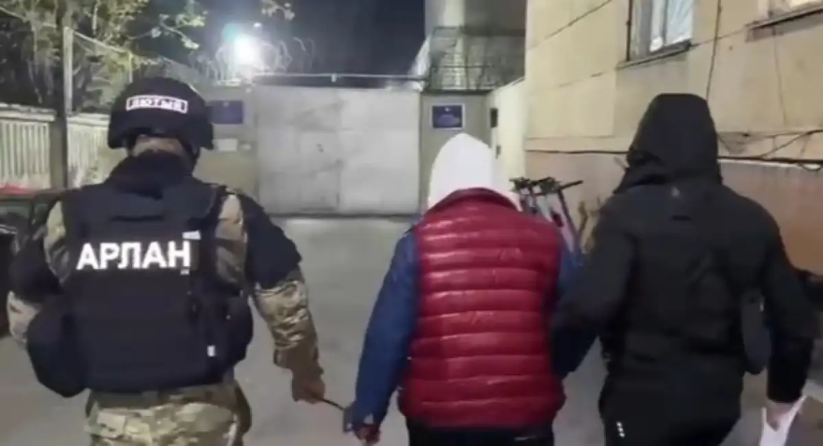 Вымогал 10 млн тенге у сотрудника акимата: блогера арестовали в Шымкенте