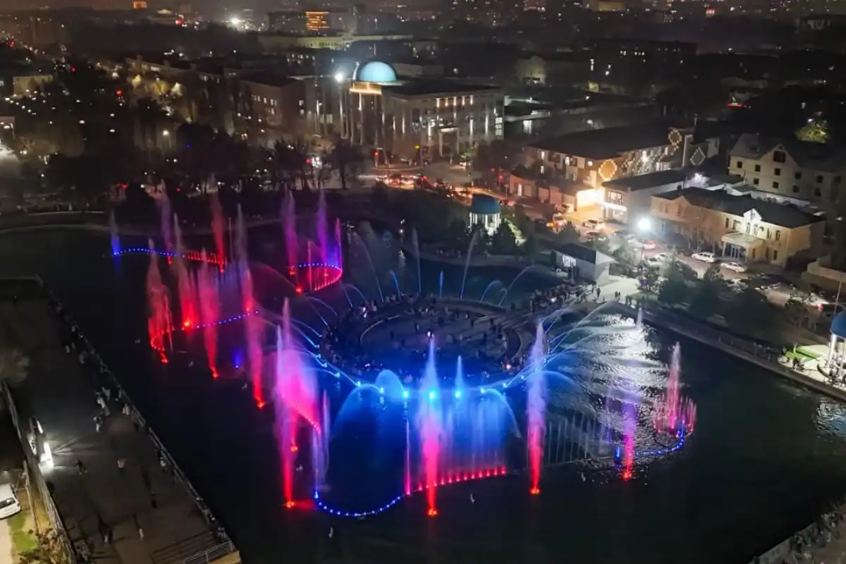 Музыкально-огненный фонтан открыли в Шымкенте