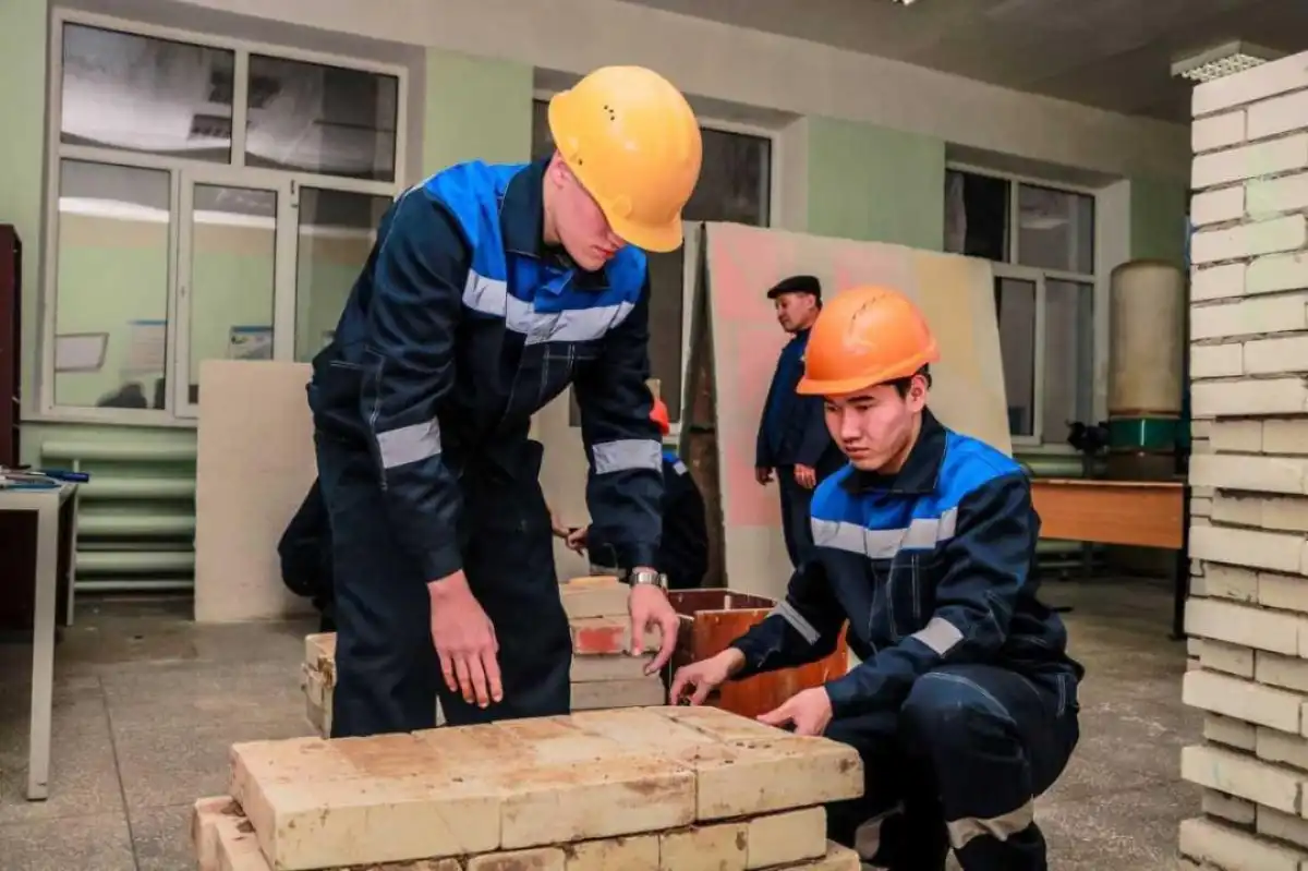 Студенты из Казахстана прошли стажировки и курсы за рубежом