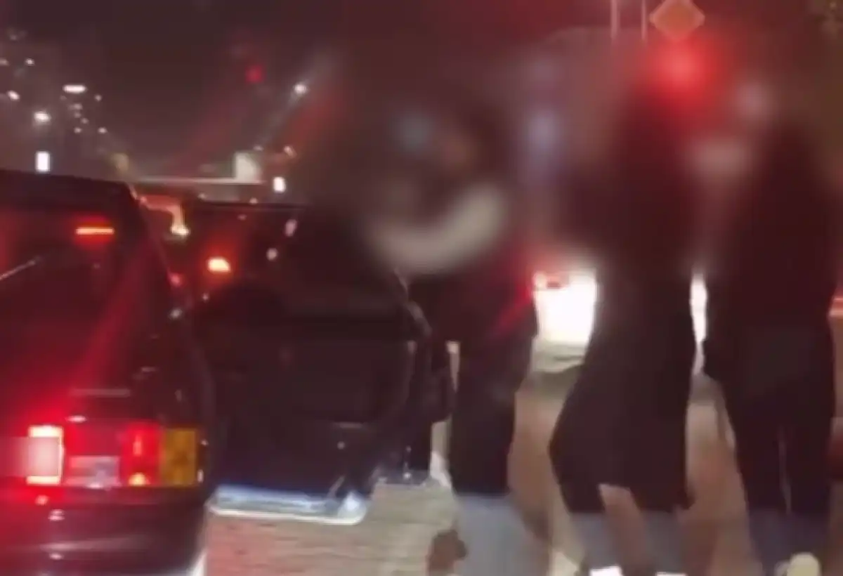 Устроителей «шоу» «Танцы на светофоре» наказали в Семее – ВИДЕО