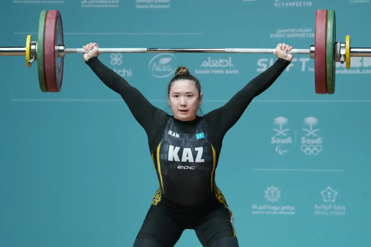 Казахстанская тяжелоатлетка отметилась двумя медалями на Исламиаде