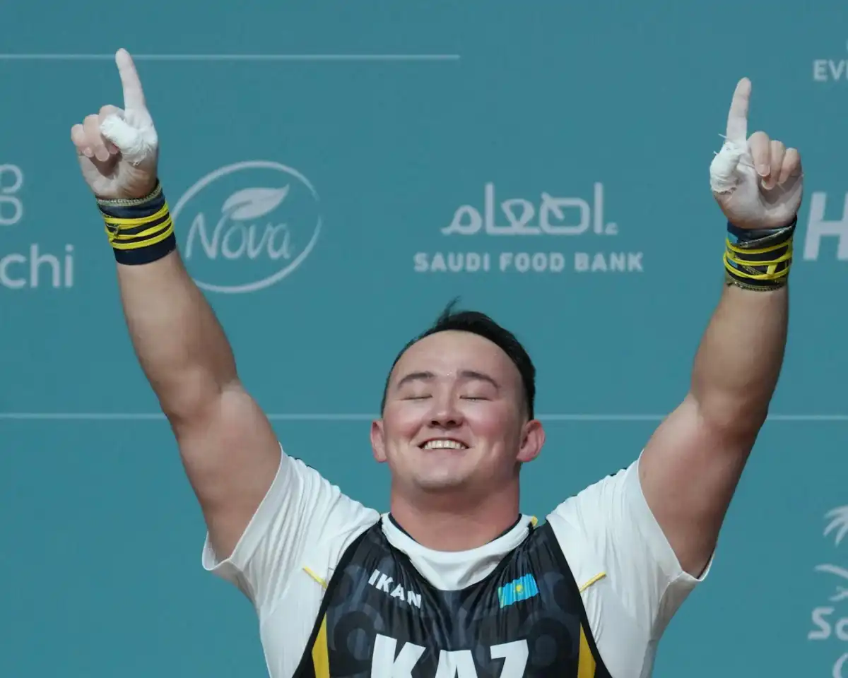 Штангист Нургиса Адилетулы стал трехкратным победителем Игр исламской солидарности