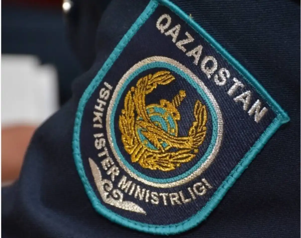 12 человек арестовали за поджог госфлага в Алматинской области