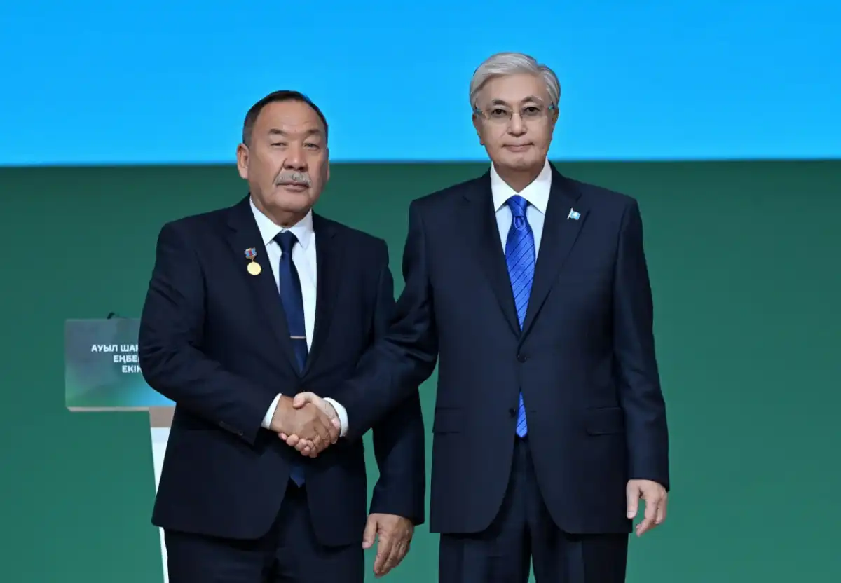 Президент вручил награды 30 работникам сельского хозяйства