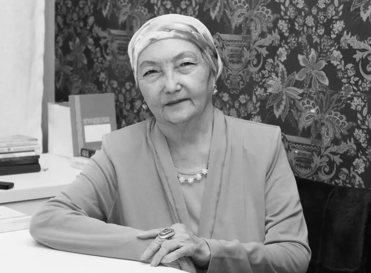 Токаев направил телеграмму соболезнования семье поэтессы Куляш Ахметовой