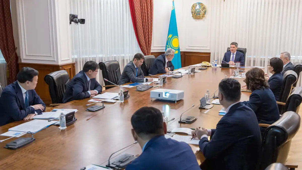 «Ни один тенге не должен тратиться впустую»: Бектенов потребовал навести порядок в частных школах