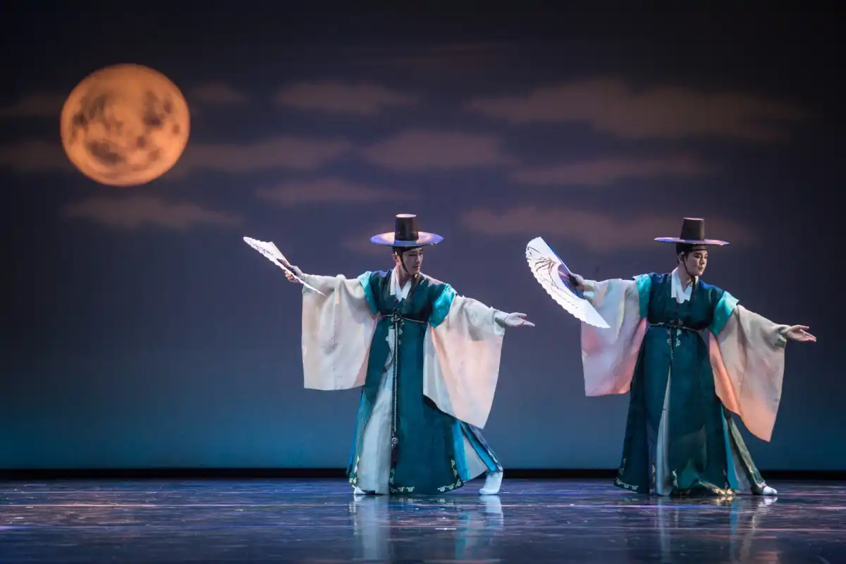 Корейские артисты исполнят песни великого Абая в Астане