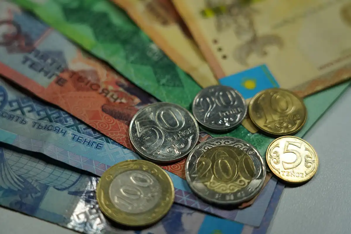 Когда  могут повысить минимальную зарплату в Казахстане