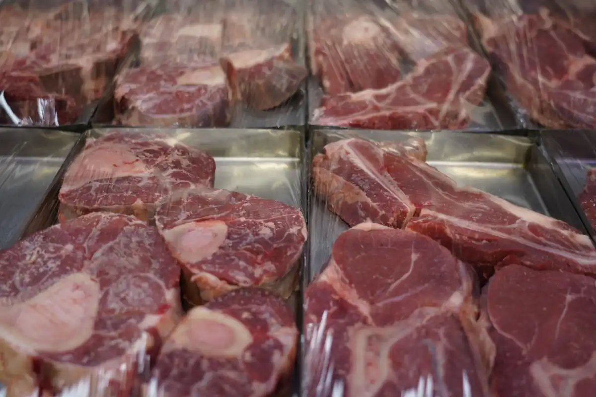 «Мясная инфляция» бьет рекорды: сенатор Булавкина предлагает усилить продбезопасность