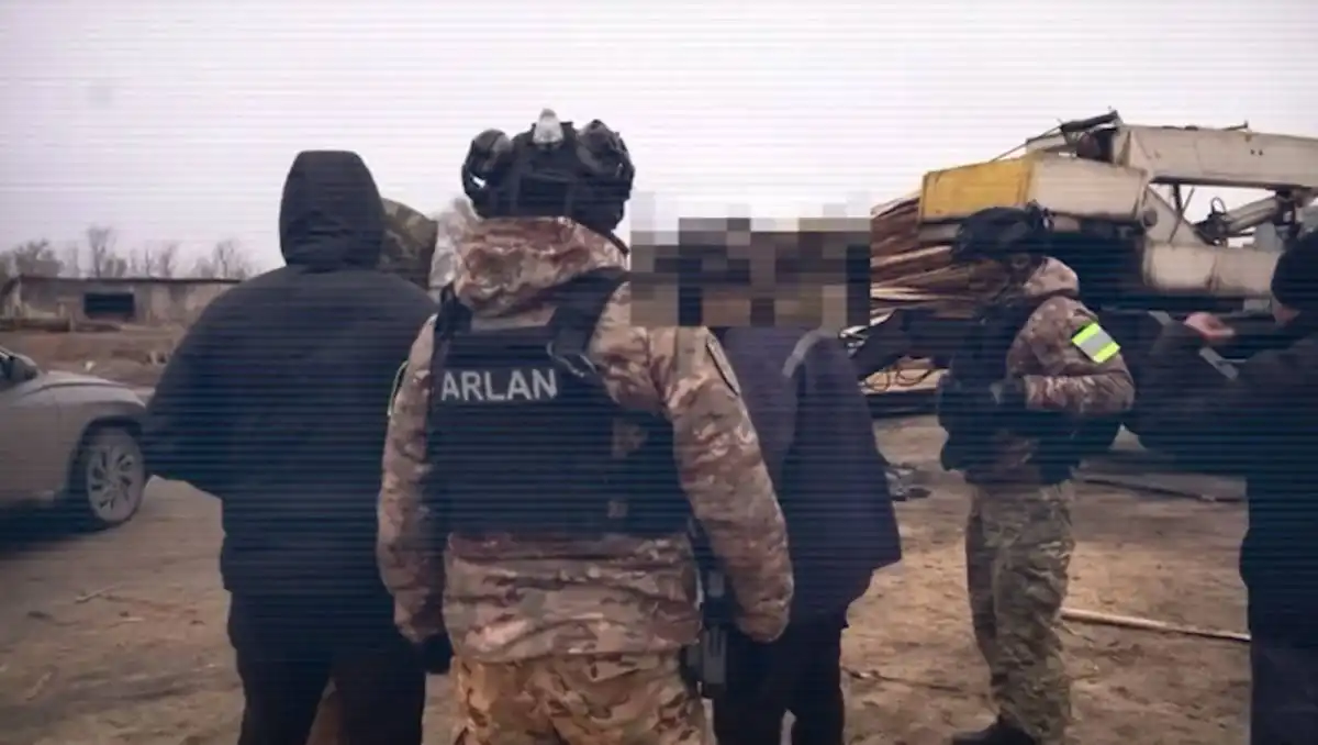 Группу незаконных лесорубов накрыли в Костанайской области – ВИДЕО