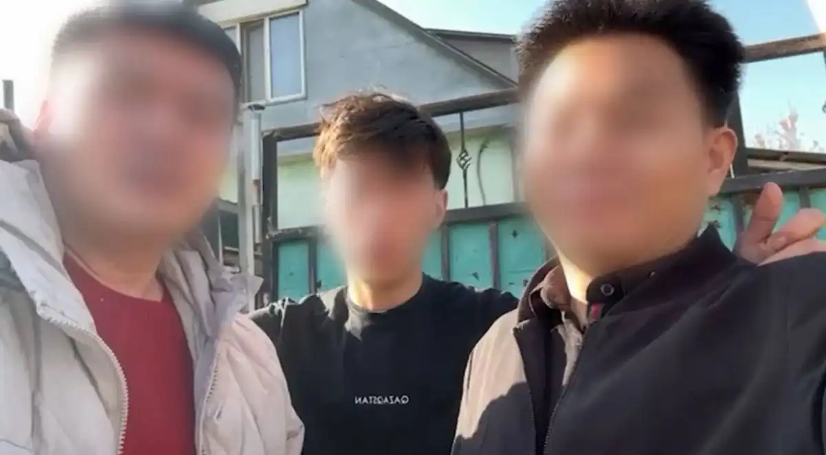 5,5 млн тенге вымогали «лжестражи порядка» у туристов в Алматы