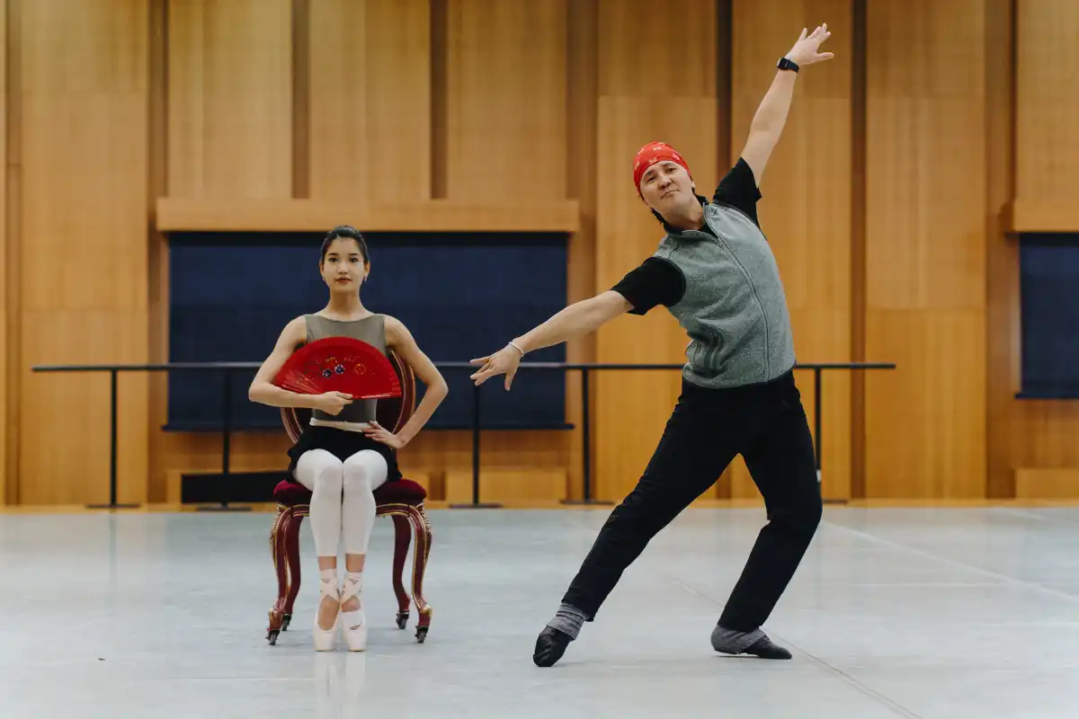 «Астана опера» везет солнечную «Коппелию» в Оман