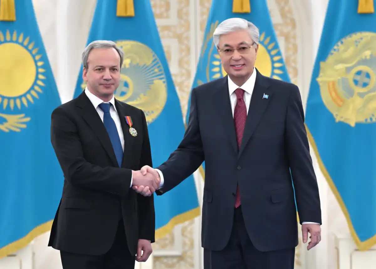 Токаев наградил президента FIDE орденом «Достық»