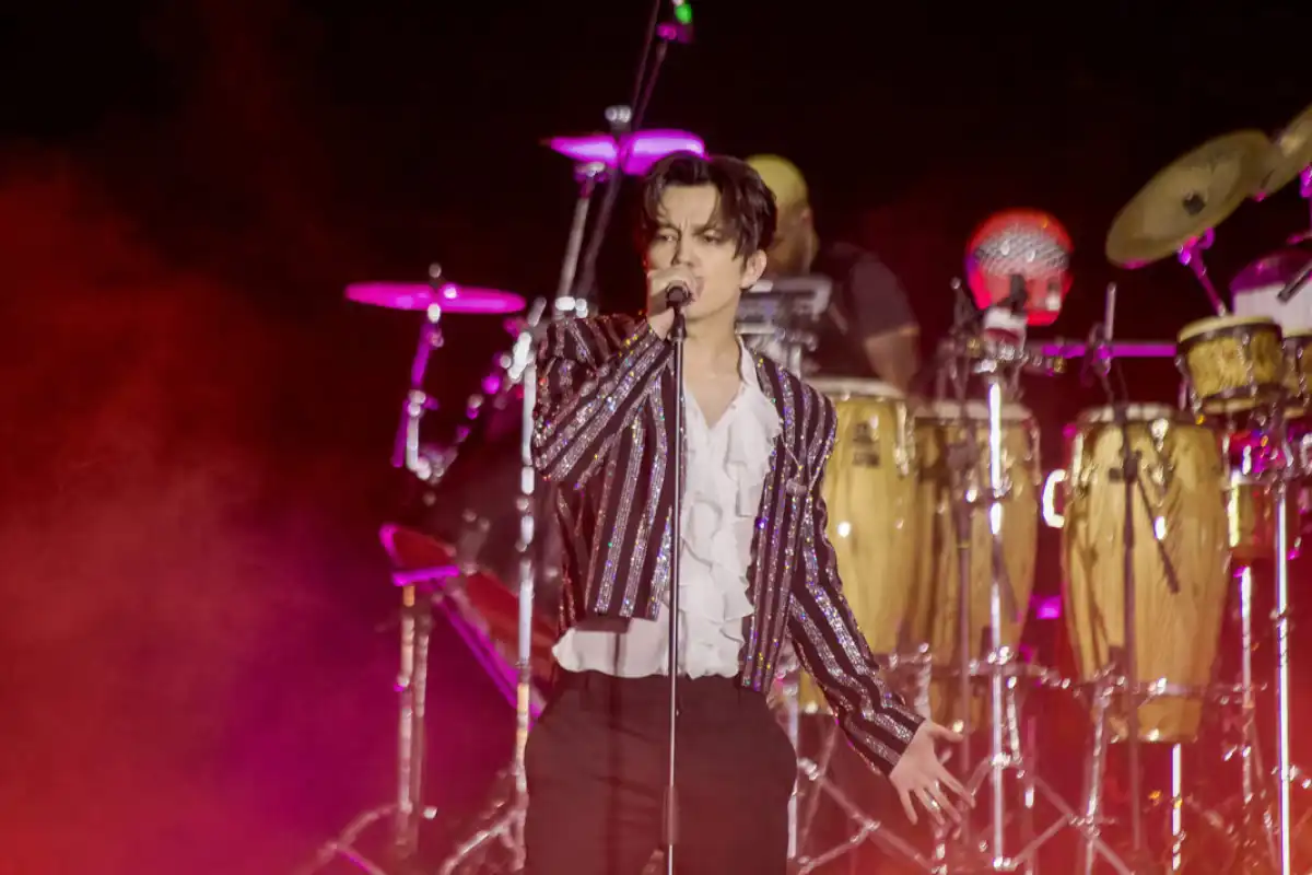 Димаш Кудайберген впервые выступил у подножия египетских пирамид