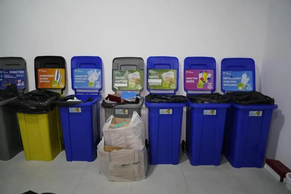 «Таза Қазақстан»: столичные студенты узнали, как сортировать и перерабатывать мусор