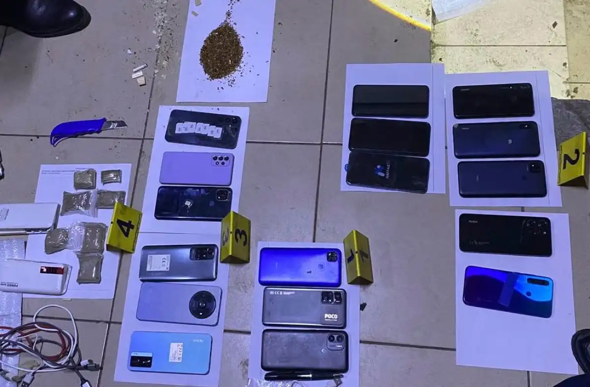 Детектив помог выявить 17 телефонов при въезде в колонию в Уральске