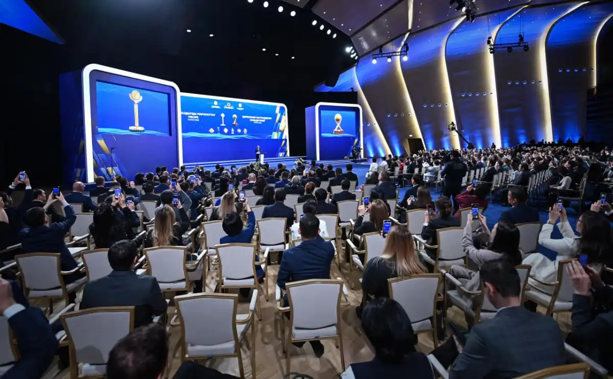 Токаев указал на ключевые факторы снижения мировых инвестиций