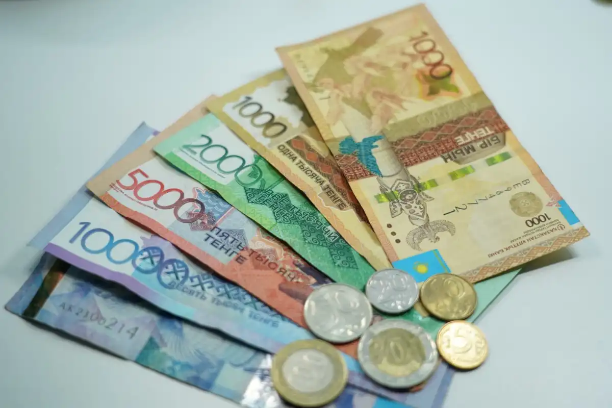 Курс валют в столичных обменниках на 8 декабря