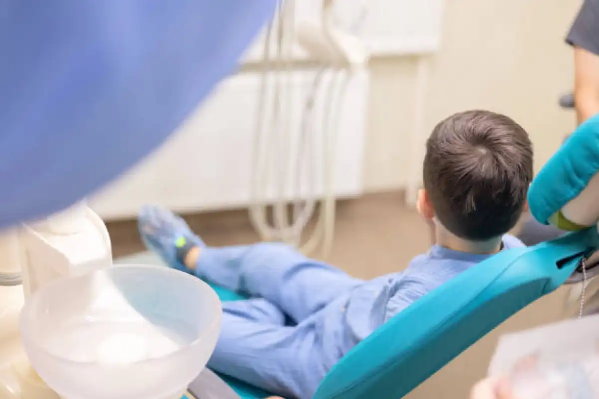 «Серьезное вмешательство» – Альназарова высказалась о лечении зубов у детей под общим наркозом