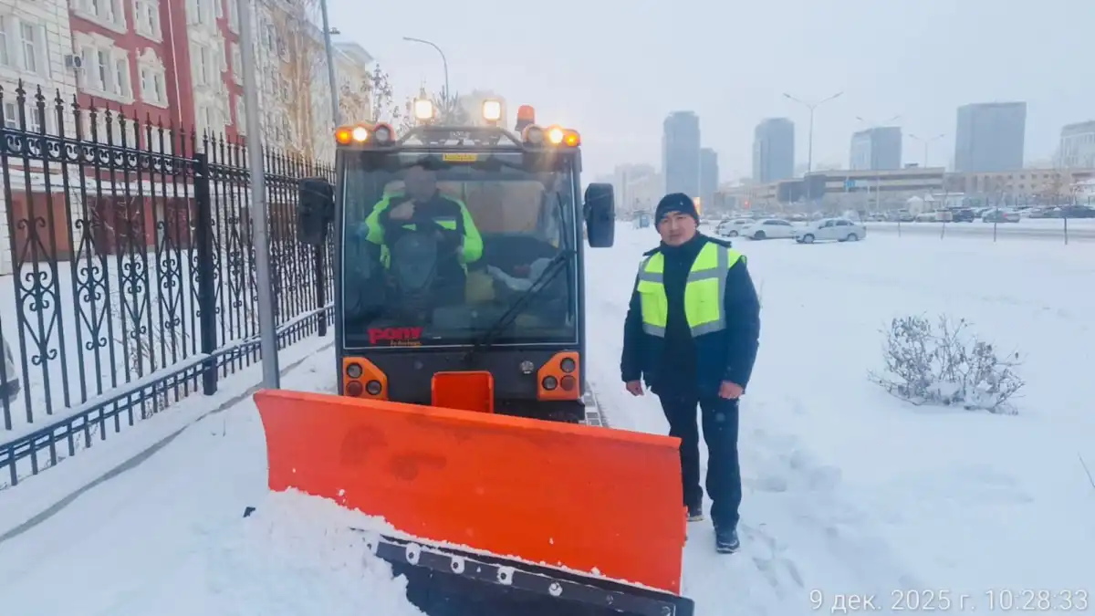 «И в мороз, и в метель»: как династия Сериковых поддерживает чистоту столицы уже больше 10 лет