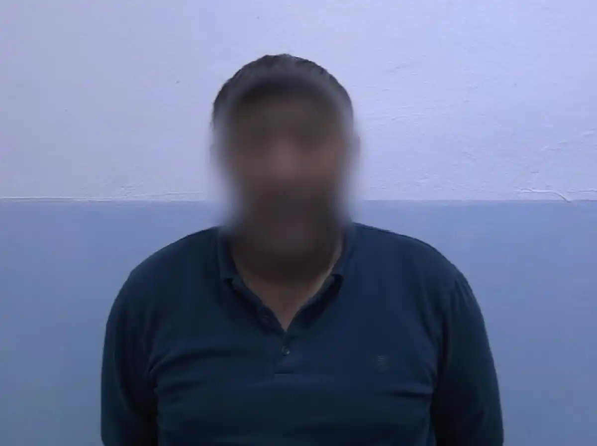 Отвлекся на телефон: в Алматы арестовали водителя автобуса, сбившего девушку на зебре