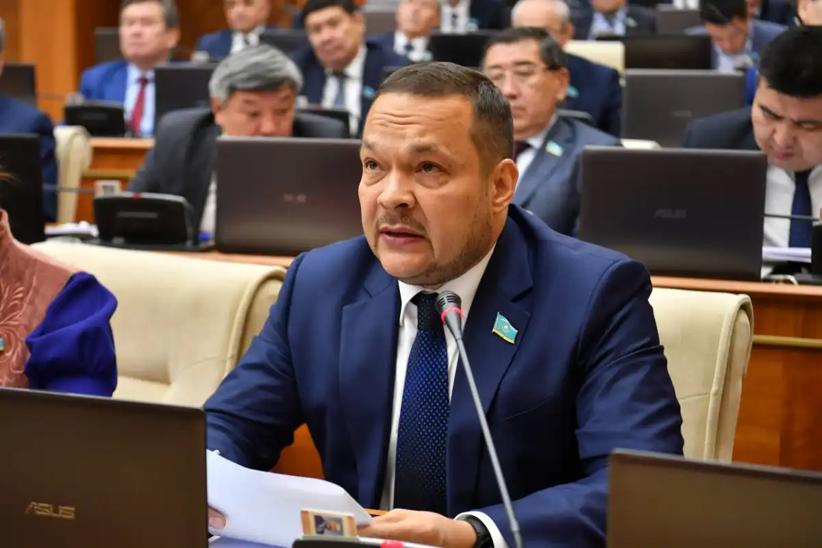 Лжепроизводители консервируют полную импортозависимость Казахстана в сфере лекарств – мажилисмен