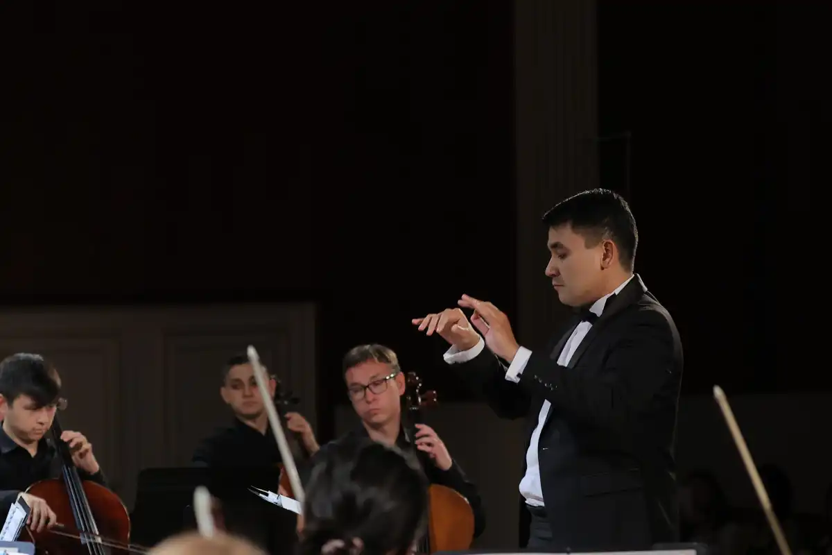 Артисты «Астана Опера» поздравили казахстанцев с Днем независимости