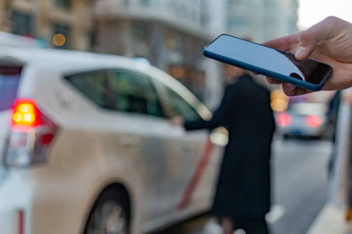 Мажилисмен указал на «серую зону» в сфере такси