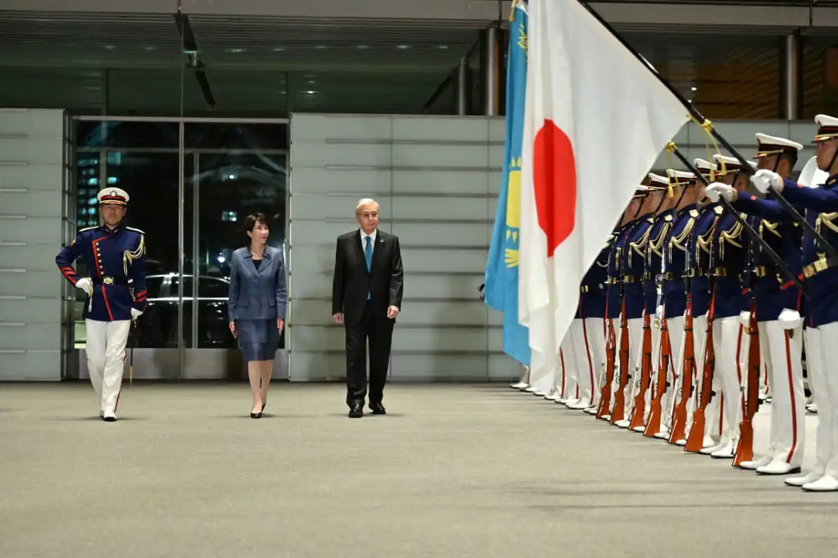 Президента торжественно встретили в офисе Премьер-министра Японии
