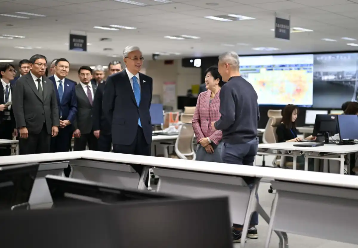 Глава государства осмотрел Ситуационный центр Токио по ЧС