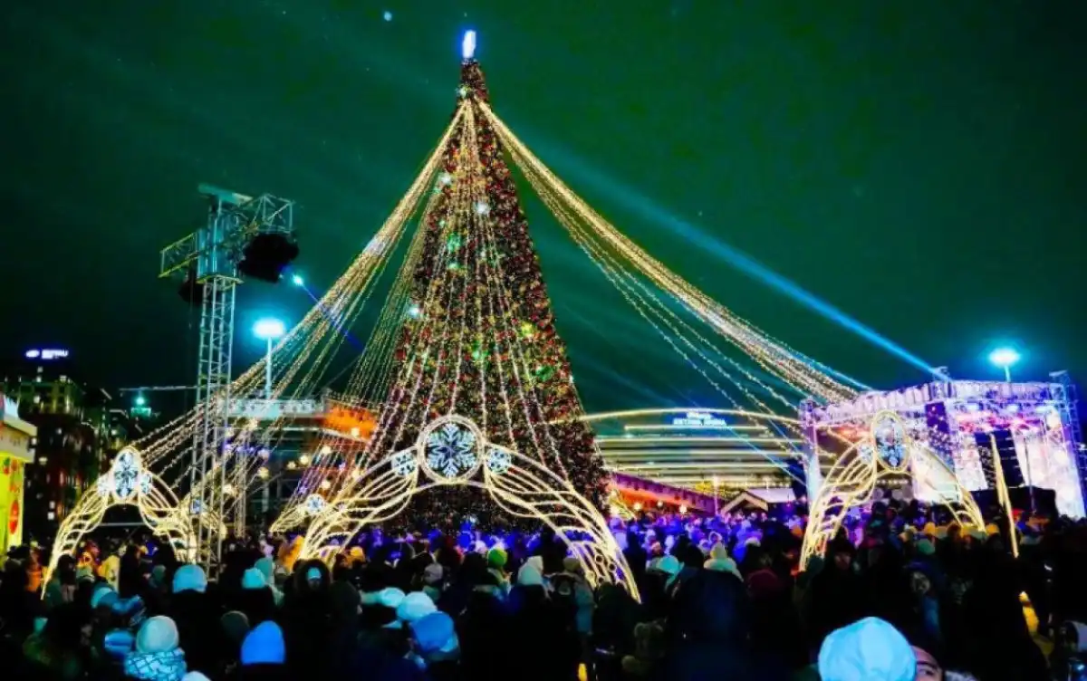 Когда и где зажгут огни новогодних ёлок в Астане