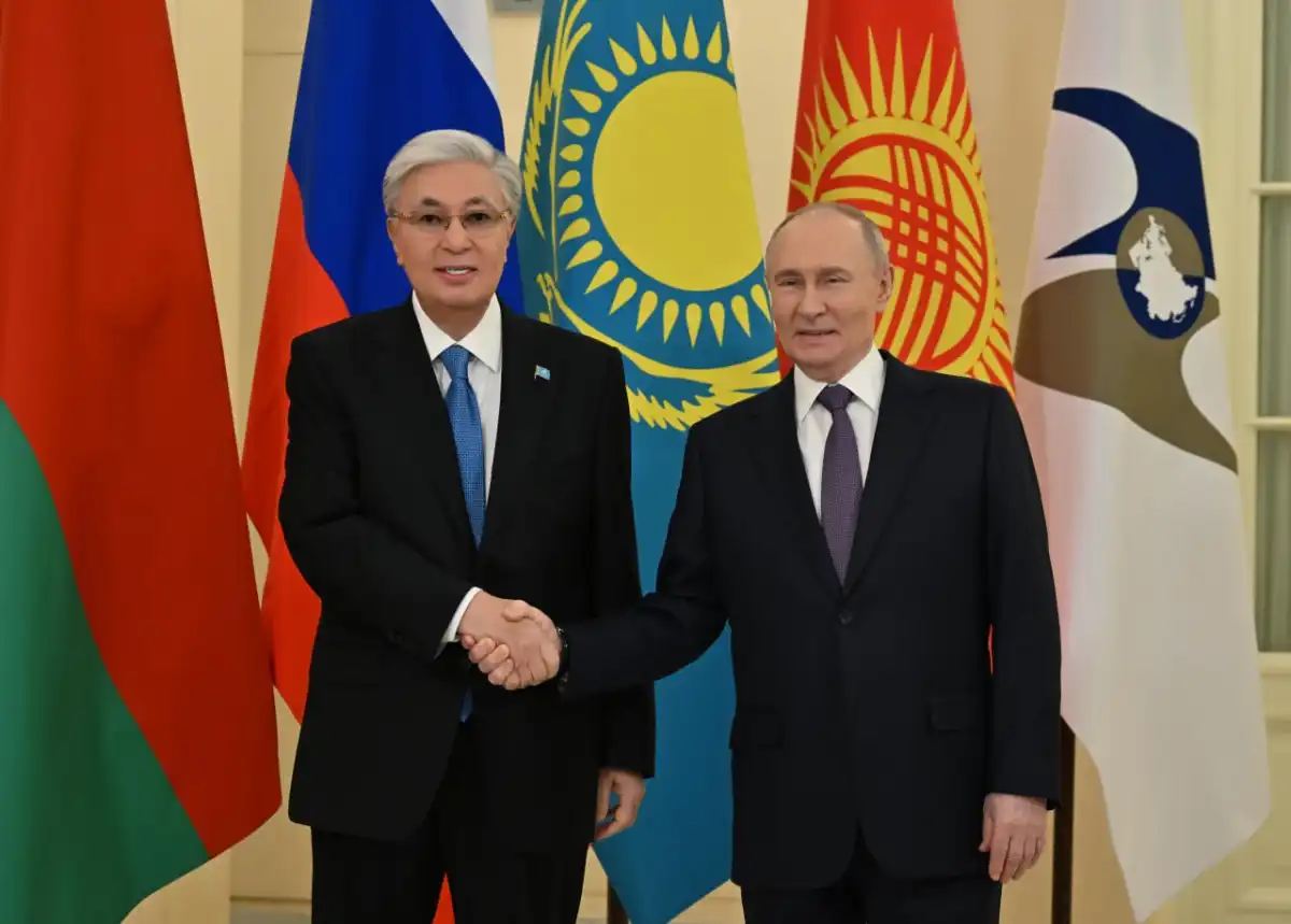 Токаев прибыл в президентскую библиотеку имени Ельцина