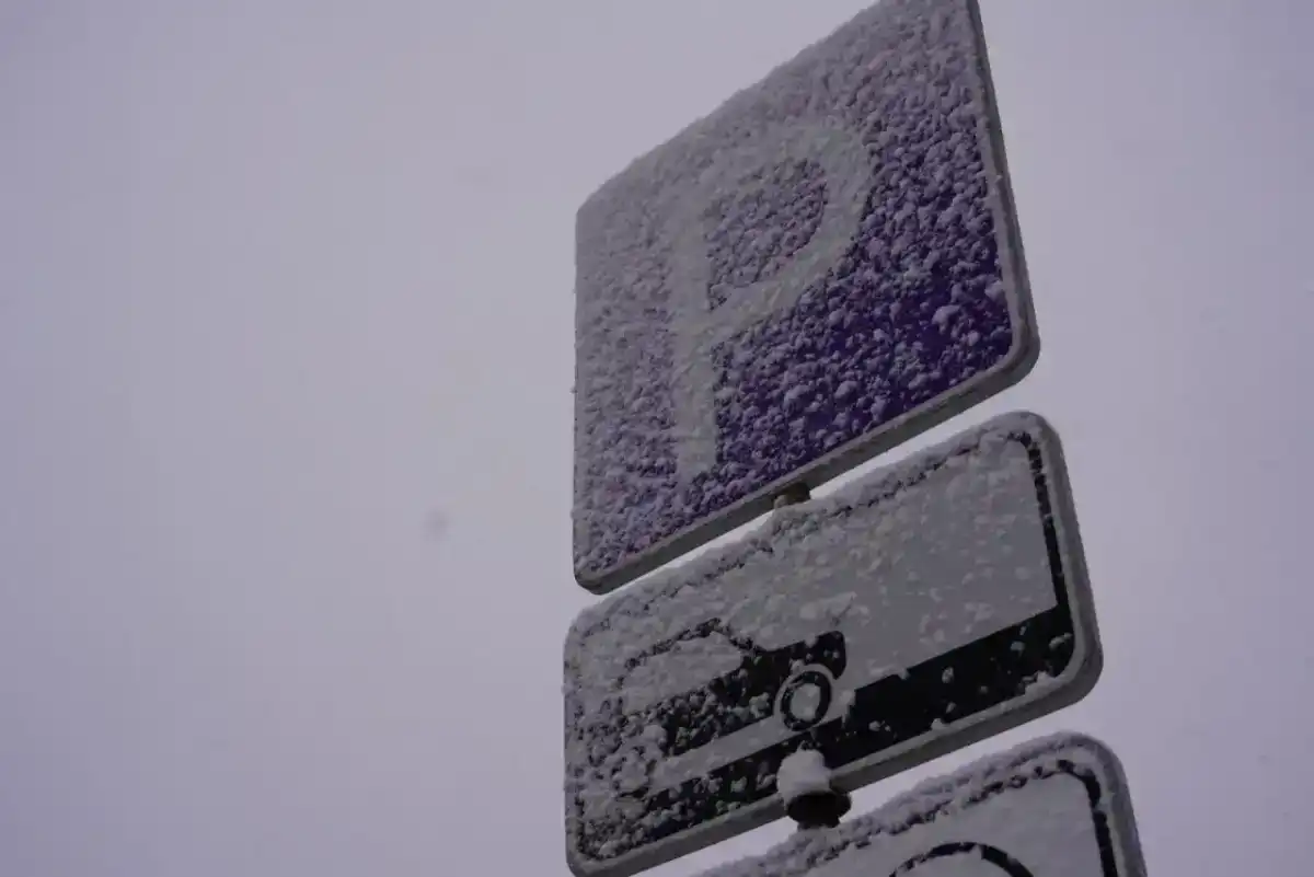 Парковки Астаны перешли в собственность города