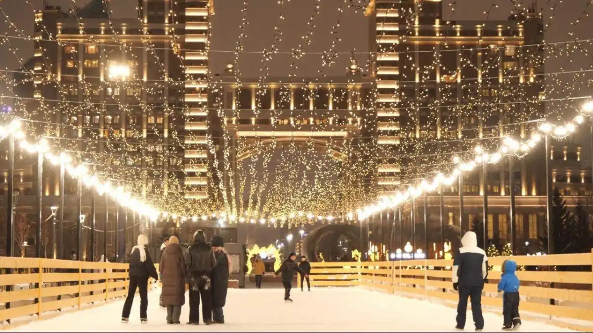 Катки, горки и новогодние елки: где в Астане находятся главные зимние локации